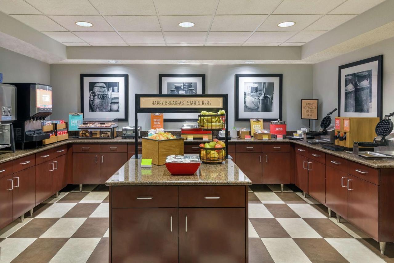 Hampton Inn Indianapolis-South Southport Bagian luar foto